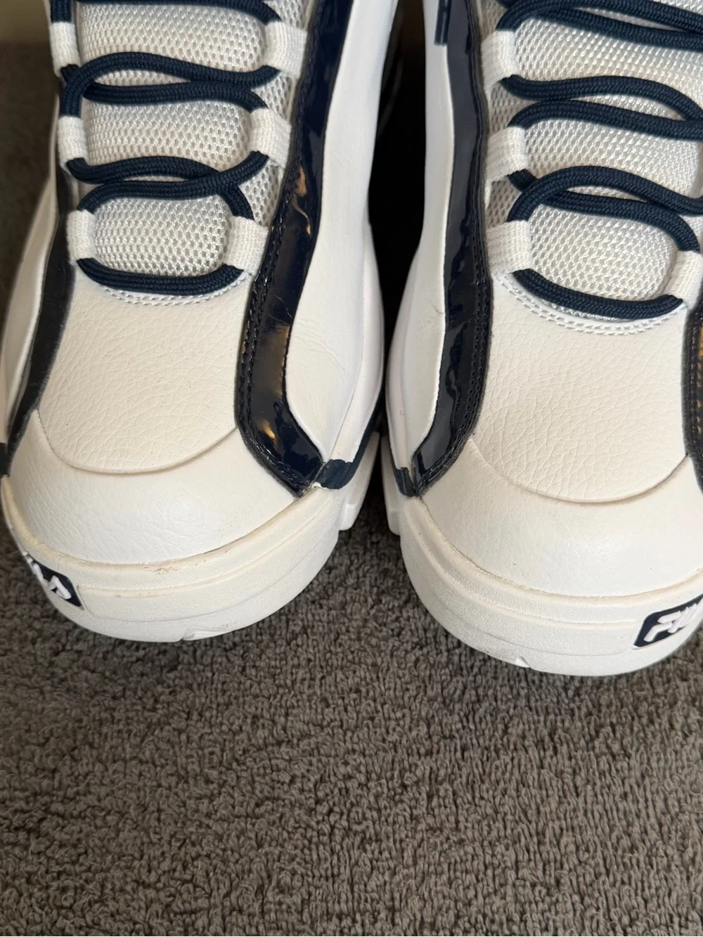 Fila Men’s size 11 Classic Grant Hill 2 basketball style with serious 90’s vibe